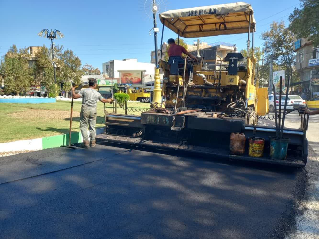 اجرای پروژه روکش آسفالت معابر سطح شهر مینودشت آغاز شد