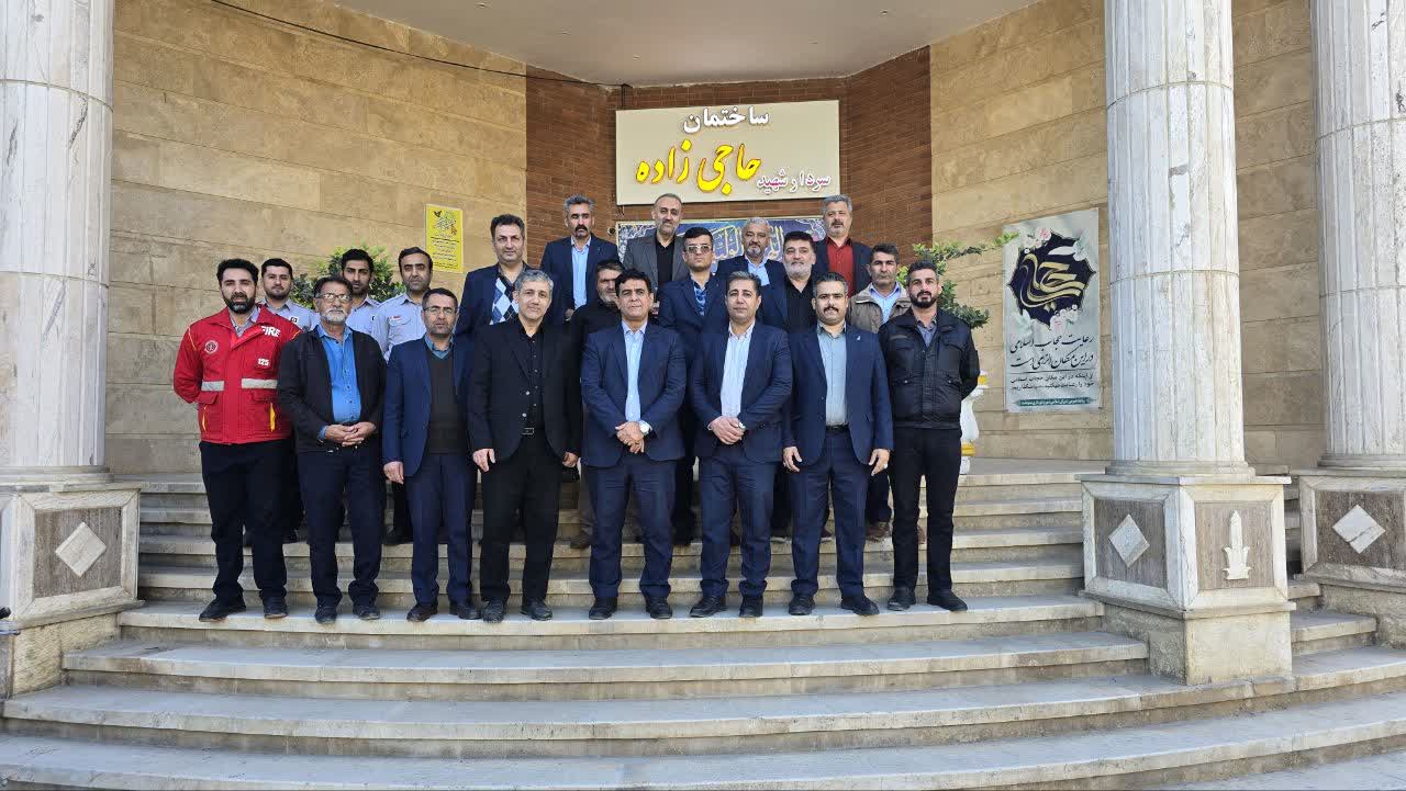 حضور شهردار و کارکنان شهرداری در راهپیمایی یوم‌الله ۱۳ آبان